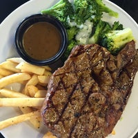 Photo taken at iSteaks Grillhouse by Shasa P. on 7/15/2015