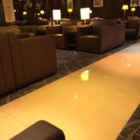 Photo taken at SIA SilverKris Lounge (Terminal 2) by Hiro on 2/17/2020