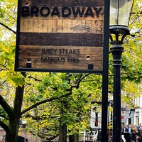 Das Foto wurde bei Broadway American Steakhouse von 83 o. am 10/23/2021 aufgenommen