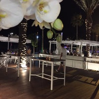 Foto scattata a ELIA Restaurant &amp;amp; Lounge da Ömer Ö. il 6/24/2017