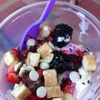 Photo taken at Ocean Blue Frozen Yogurt by Katy P. on 12/27/2012