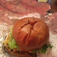 Das Foto wurde bei New York Burger Co. von Swapnil T. am 8/29/2018 aufgenommen