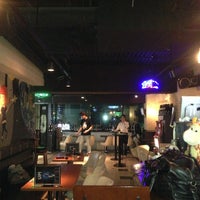 Photo taken at 飲ん兵衛 GLOBE by mrk on 5/15/2013