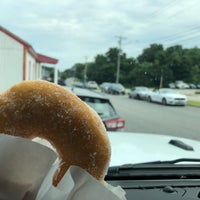 Photo taken at Allie&amp;#39;s Donuts by Albus S. on 7/17/2019