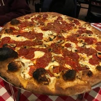 Photo taken at Grimaldi&amp;#39;s Pizzeria by Adrian J. on 3/25/2018