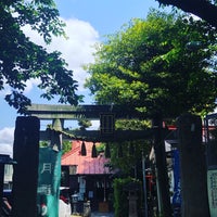 Photo taken at 染井稲荷神社 by さおりん on 5/24/2020