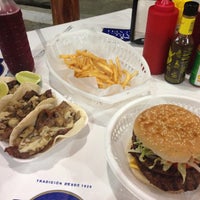 Photo taken at PicNic Burger Grill by Aɳdrəs P. on 5/5/2013