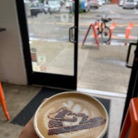 6/12/2022 tarihinde DooLee P.ziyaretçi tarafından Deadstock Coffee'de çekilen fotoğraf