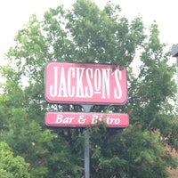 รูปภาพถ่ายที่ Jackson&amp;#39;s Bar &amp;amp; Bistro โดย Melissa Y. เมื่อ 7/27/2013