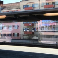 รูปภาพถ่ายที่ Bahnhof Oerlikon โดย Rod K. เมื่อ 8/12/2022