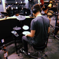 7/19/2018にMasha A.がLong &amp;amp; McQuade Musical Instrumentsで撮った写真