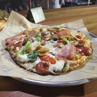 Снимок сделан в Pieology Pizzeria пользователем Nano B. 9/23/2017