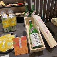 Photo taken at Sake Shop Fukumitsuya by EG-6 on 8/25/2022