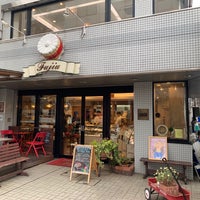 Photo taken at Patisserie du Chef FUJIU by ippyon_f on 5/12/2019