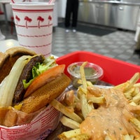 Photo taken at In-N-Out Burger by Rawan on 4/27/2023
