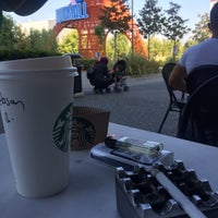 Foto scattata a Starbucks da Hasan G. il 8/26/2019