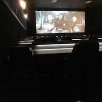 5/22/2018 tarihinde Michelle Rose Dombziyaretçi tarafından Studio Movie Grill Dallas Royal Ln'de çekilen fotoğraf