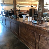 11/2/2017にMichelle Rose DombがPinewood Coffee Barで撮った写真