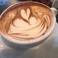 7/9/2017にMichelle Rose DombがWhite Rose Coffeeで撮った写真