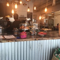3/6/2017にMichelle Rose DombがRail 71 Cafeで撮った写真