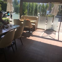 Foto scattata a A Lounge Nargile &amp;amp; Restaurant da Szgnen il 9/15/2017