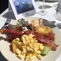 Das Foto wurde bei Yacht StarShip Dining Cruises von Gini B. am 9/15/2019 aufgenommen