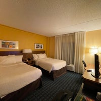 Foto tirada no(a) Fairfield Inn &amp;amp; Suites by Marriott Newark Liberty International Airport por Eddy A. em 12/4/2020