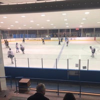 Photo taken at Fort Dupont Ice Arena by HYH on 10/20/2018