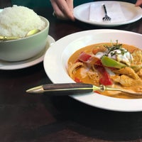 Foto tomada en BMG Thai-Asian Restaurant  por Lillian M. el 6/17/2018