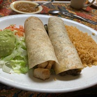 Foto tomada en El Ranchero Mexican Restaurant  por Lillian M. el 2/6/2020