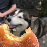 Photo taken at Top Pot Doughnuts by Lillian M. on 7/9/2019