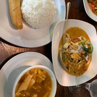 Das Foto wurde bei BMG Thai-Asian Restaurant von Lillian M. am 10/10/2019 aufgenommen
