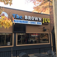 รูปภาพถ่ายที่ Brown Jug Restaurant โดย Doug S. เมื่อ 11/27/2016