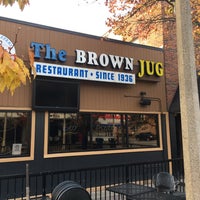 Das Foto wurde bei Brown Jug Restaurant von Doug S. am 11/27/2016 aufgenommen