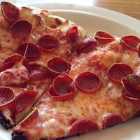 11/2/2012にKelly K.がAscona Pizza Companyで撮った写真