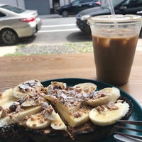 8/21/2018 tarihinde Reggie C.ziyaretçi tarafından Burly Coffee'de çekilen fotoğraf
