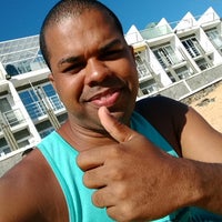 Photo taken at Praia de Boa Viagem by Ricardo P. on 10/11/2017