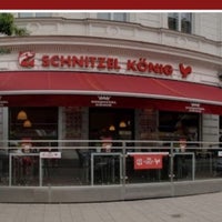 Photo taken at Schnitzel König by Schnitzel König Wien K. on 8/9/2017