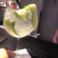9/7/2018 tarihinde Michal P.ziyaretçi tarafından TWO FACES cocktail • bar • café'de çekilen fotoğraf
