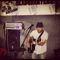 Foto diambil di Outlaw Dave&amp;#39;s Worldwide Headquarters oleh Eleazar P. pada 10/7/2012