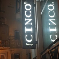 รูปภาพถ่ายที่ CINCO Lounge โดย Maurizio M. เมื่อ 5/18/2019