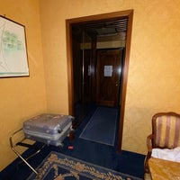 Foto diambil di Milan Marriott Hotel oleh Q pada 9/5/2022