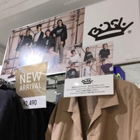 Gu Clothing Store In 西新宿