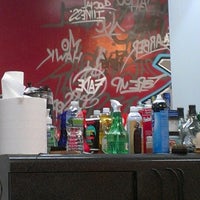 Photo taken at Supreme Head Cutterz Barbershop by Geff H. on 9/26/2012