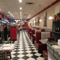 Review Hinsch's Luncheonette