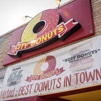Foto scattata a City Donuts - Littleton da City Donuts - Littleton il 9/27/2017