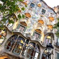 Photo taken at Casa Batlló by Rodo M. on 6/29/2017