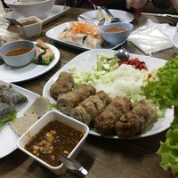 Photo taken at M.J. แหนมเนืองอาหารเวียดนาม by ipleiie C. on 1/7/2018