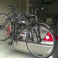 รูปภาพถ่ายที่ Bike Barn โดย Jessica V. เมื่อ 12/15/2012