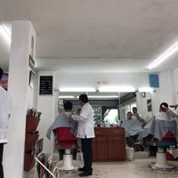 Photo taken at Peluquería Oropel by Inti A. on 5/25/2019
